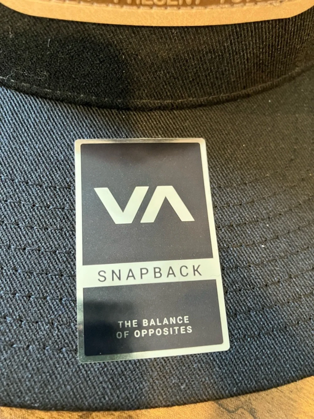 Rvca snap back cap - Picture 8 of 8